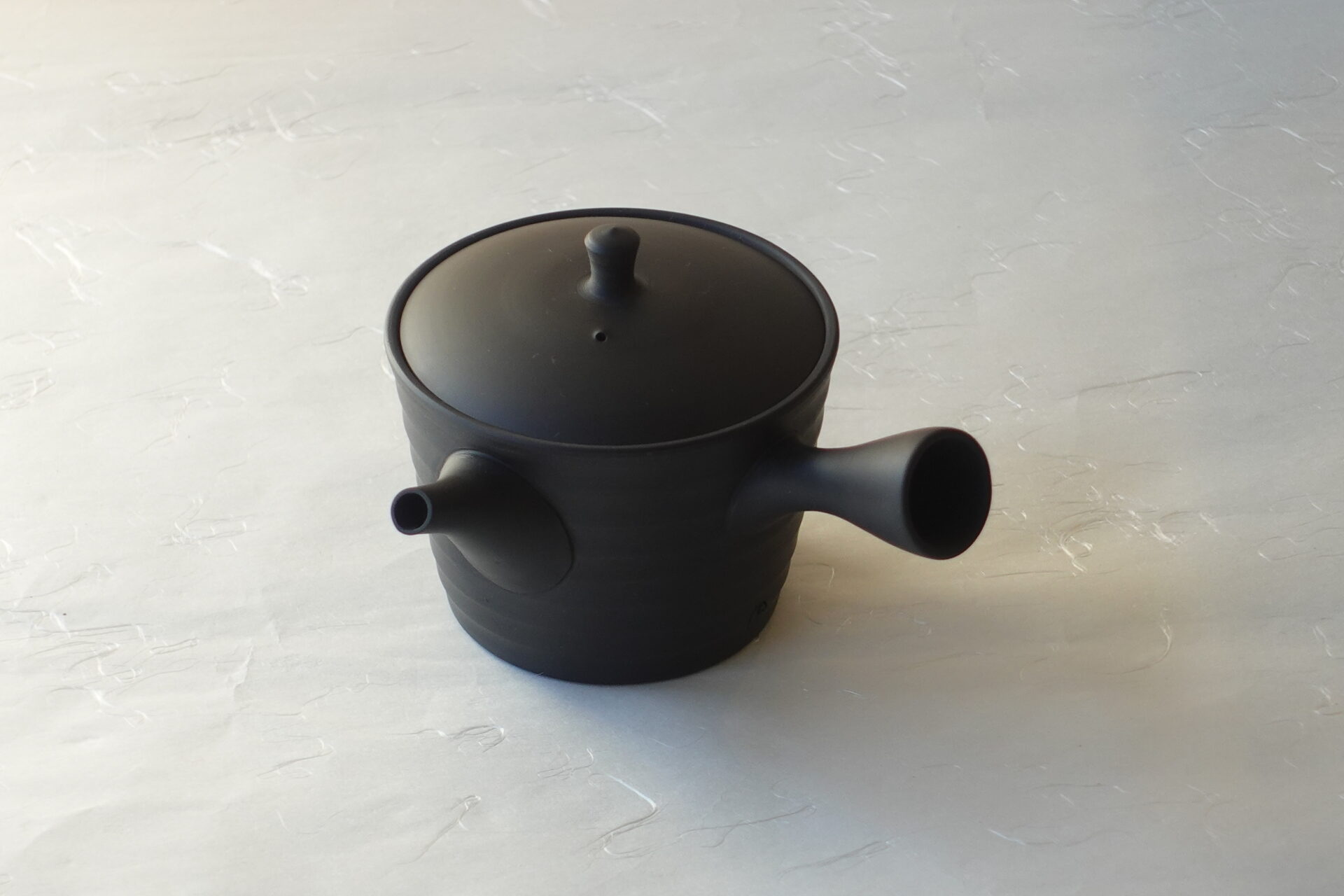 陶器 常滑焼 手づくり 急須 お茶の味をまろやかにする 黒泥 ろくろ成形 シンプル ろくろ目 手づくり 洗いやすい 清潔 衛生的 熟練の職人技 実用的 使いやすい 機能的 永く使える 逸品 美濃焼 鉄瓶 陶器 漆 漆器 有田焼 金継ぎ 焼き物 食器 陶磁器 伝統工芸品 茶碗 工芸品 九谷焼 南部鉄器 陶芸 陶器市 岐阜 焼き物 磁器 瀬戸物 岐阜県 岐阜市 美殿町６−番地 小林漆陶 漆塗り器 織部焼 小林漆器 箸 金継ぎ お香 食器 茶道具 陶器 美濃焼専門店 お皿 ceramics ih pottery うつわ うつわ屋 お皿屋さん お茶 お茶碗 お箸 かまど この辺に陶器屋さんってあります とうきいち やきもの ガラス工房 ギフト　ギフトショップ マグカップ モダン焼物 レンジできる陶器 切子 南部鉄器 どこ　岐阜市南部鉄器販売店 南部鉄器購入 岐阜県器屋 土鍋 岐阜小洒落たお皿 お椀が出る店 器 塗り物 漆塗り 陶器屋さん 食器屋さん お椀 ひのき 岐阜城周辺茶道具 販売陶器 販売陶器屋さん 陶器店 漆器店 岐阜有名な器屋さん 岐阜県食器売ってるところ 岐阜駅 陶器工芸品店 徳利 売ってる店 急須販売 扇子 抹茶 掛け軸 修復 日本陶瓷 漆器 木の食器 樺細工 江戸切子 食器 漆の器 漆器 うるし 漆器店 漆塗 漆椀 火鉢 灰 美殿町商店街 美濃焼ショップ 岐阜市 湯呑み お店 付近 美濃焼き専門店 美濃焼販売 花瓶 茶器 オンライン輪島塗 なつめ 店近くのガラス屋さん 近くの陶器屋さん 酒器 ガラス 金継ぎ依頼 岐阜鉄器鉄瓶 取扱店 Japanese 陶器 修理 陶器専門店 陶器小売店 岐阜陶器屋 陶器店 陶磁器 陶磁器専門店 陶芸家 おすすめ お店 岐阜食洗機対応 漆椀 Gifu JapanesetablewareJapanesecrafts Japaneseceramics Japanesepottery Handcrafted TraditionalCrafts Japaneseculture Traditionalart Japaneseteautensils TeaCeremony Japaneselacquerware インテリア 一輪挿し 入れ物 陶芸 陶芸皿 陶器いろいろ 陶器店 絵皿 絵柄 オンラインショップ 置物 おひつ オーブントースター 置物スタイリッシュ お皿 オブジェ 置物かわいい お皿陶磁器 お椀陶器 陶器欠損補修 花瓶 貫入 傘立て 陶器花 カップ 花 陶磁器 陶器金継ぎ キャニスター 器 急須 京都 金彩 九州 急須 陶芸食器 コーヒーカップ コップ 小物入れ 皿 ごはん鍋 食洗機 修理 食器 修理金継ぎ 陶器販売 瀬戸物 染付 タンブラー 耐熱陶器 茶碗 近くの陶器店 通販 土物 通販 手作り陶器 陶磁器 鍋