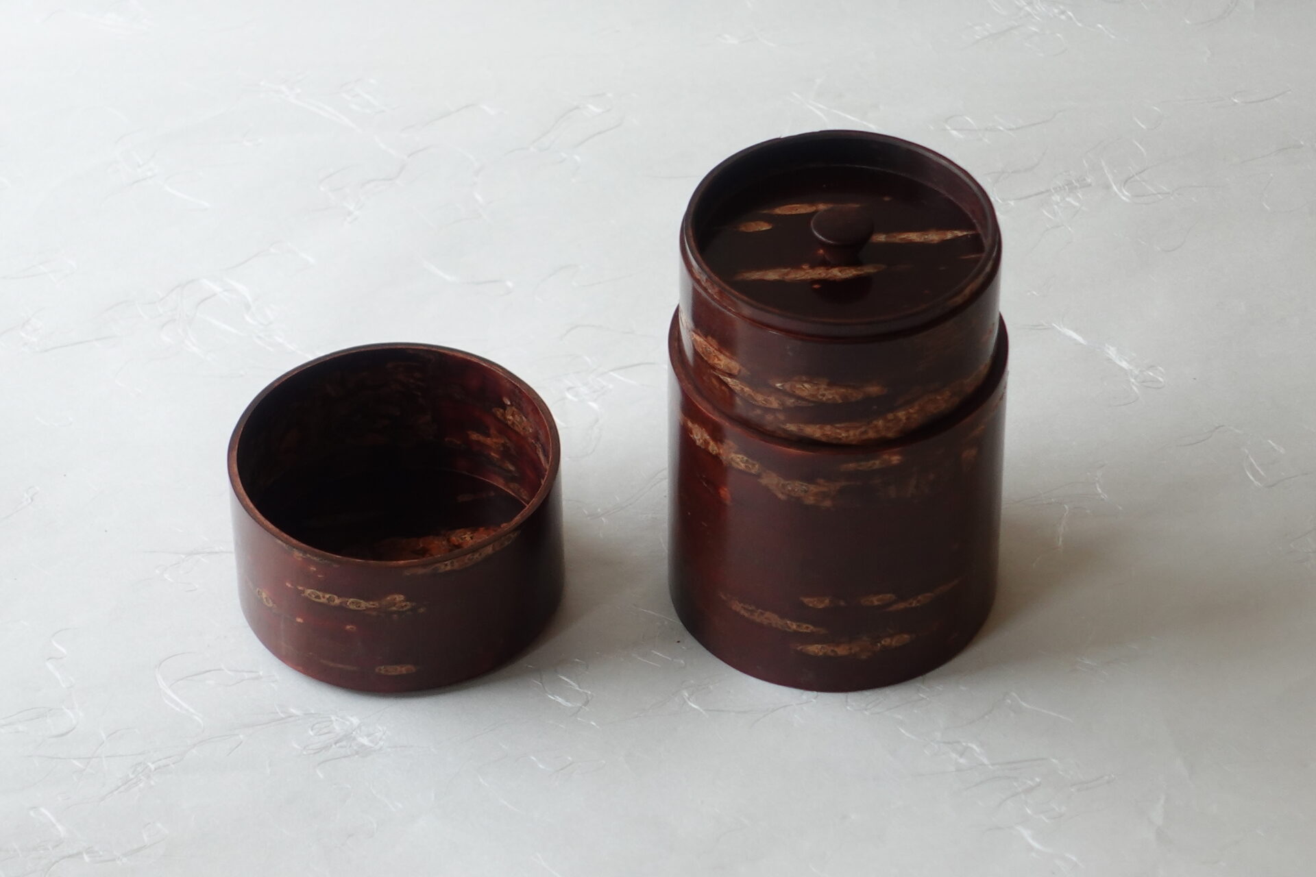 漆器 秋田県 伝統工芸品 桜皮細工 茶筒 山桜 樹皮 防湿 防乾 高度な技術 通気性 透湿性 格調 手間 職人 技術 気密性 抗菌効果 安心 ハイテク素材 一流品 美濃焼 鉄瓶 陶器 漆 漆器 有田焼 金継ぎ 焼き物 食器 陶磁器 伝統工芸品 茶碗 工芸品 九谷焼 南部鉄器 陶芸 陶器市 岐阜 焼き物 磁器 瀬戸物 岐阜県 岐阜市 美殿町６−番地 小林漆陶 漆塗り器 織部焼 小林漆器 箸 金継ぎ お香 食器 茶道具 陶器 美濃焼専門店 お皿 ceramics ih pottery うつわ うつわ屋 お皿屋さん お茶 お茶碗 お箸 かまど この辺に陶器屋さんってあります とうきいち やきもの ガラス工房 ギフト　ギフトショップ マグカップ モダン焼物 レンジできる陶器 切子 南部鉄器 どこ　岐阜市南部鉄器販売店 南部鉄器購入 岐阜県器屋 土鍋 岐阜小洒落たお皿 お椀が出る店 器 塗り物 漆塗り 陶器屋さん 食器屋さん お椀 ひのき 岐阜城周辺茶道具 販売陶器 販売陶器屋さん 陶器店 漆器店 岐阜有名な器屋さん 岐阜県食器売ってるところ 岐阜駅 陶器工芸品店 徳利 売ってる店 急須販売 扇子 抹茶 掛け軸 修復 日本陶瓷 漆器 木の食器 樺細工 江戸切子 食器 漆の器 漆器 うるし 漆器店 漆塗 漆椀 火鉢 灰 美殿町商店街 美濃焼ショップ 岐阜市 湯呑み お店 付近 美濃焼き専門店 美濃焼販売 花瓶 茶器 オンライン輪島塗 なつめ 店近くのガラス屋さん 近くの陶器屋さん 酒器 ガラス 金継ぎ依頼 岐阜鉄器鉄瓶 取扱店 Japanese 陶器 修理 陶器専門店 陶器小売店 岐阜陶器屋 陶器店 陶磁器 陶磁器専門店 陶芸家 おすすめ お店 岐阜食洗機対応 漆椀 Gifu JapanesetablewareJapanesecrafts Japaneseceramics Japanesepottery Handcrafted TraditionalCrafts Japaneseculture Traditionalart Japaneseteautensils TeaCeremony Japaneselacquerware 漆器 漆器の手入れ 漆器の洗い方 木曽漆器 山中漆器 越前漆器 小田原漆器 会津漆器 紀州漆器 アクセサリーケース 食洗機漆器 漆器アート インテリア 石川県漆器 漆器うどん鉢 漆 漆漆器 ウレタン漆器 うなぎ重箱 絵柄 絵付けデザイン 越前漆器オンライン 越前漆器の魅力 お椀 盆 オンラインショップ お弁当箱 大皿 おしゃれ お膳 お箸 菓子器 カップ 香川漆器 菓子皿 漆器小物入れ 高級 コップ 小箱 小皿 讃岐漆器 漆器食洗機 漆器修理 汁椀 酒器 食器 汁椀 食籠 スプーン 漆器専門店 そば椀 茶筒 茶器 近くの漆器店 近くの漆器販売店 茶托漆器 漆器通販