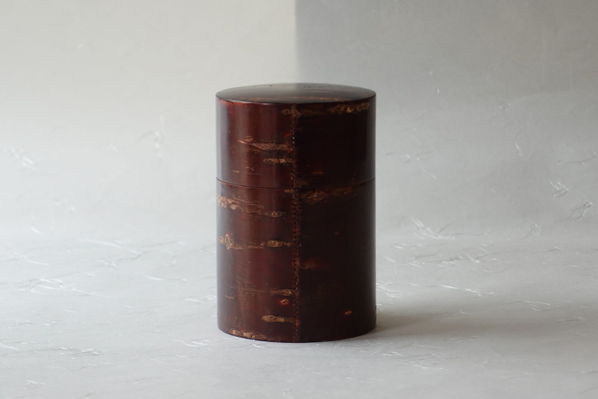 漆器 秋田県 伝統工芸品 桜皮細工 茶筒 山桜 樹皮 防湿 防乾 高度な技術 通気性 透湿性 格調 手間 職人 技術 気密性 抗菌効果 安心 ハイテク素材 一流品 美濃焼 鉄瓶 陶器 漆 漆器 有田焼 金継ぎ 焼き物 食器 陶磁器 伝統工芸品 茶碗 工芸品 九谷焼 南部鉄器 陶芸 陶器市 岐阜 焼き物 磁器 瀬戸物 岐阜県 岐阜市 美殿町６−番地 小林漆陶 漆塗り器 織部焼 小林漆器 箸 金継ぎ お香 食器 茶道具 陶器 美濃焼専門店 お皿 ceramics ih pottery うつわ うつわ屋 お皿屋さん お茶 お茶碗 お箸 かまど この辺に陶器屋さんってあります とうきいち やきもの ガラス工房 ギフト　ギフトショップ マグカップ モダン焼物 レンジできる陶器 切子 南部鉄器 どこ　岐阜市南部鉄器販売店 南部鉄器購入 岐阜県器屋 土鍋 岐阜小洒落たお皿 お椀が出る店 器 塗り物 漆塗り 陶器屋さん 食器屋さん お椀 ひのき 岐阜城周辺茶道具 販売陶器 販売陶器屋さん 陶器店 漆器店 岐阜有名な器屋さん 岐阜県食器売ってるところ 岐阜駅 陶器工芸品店 徳利 売ってる店 急須販売 扇子 抹茶 掛け軸 修復 日本陶瓷 漆器 木の食器 樺細工 江戸切子 食器 漆の器 漆器 うるし 漆器店 漆塗 漆椀 火鉢 灰 美殿町商店街 美濃焼ショップ 岐阜市 湯呑み お店 付近 美濃焼き専門店 美濃焼販売 花瓶 茶器 オンライン輪島塗 なつめ 店近くのガラス屋さん 近くの陶器屋さん 酒器 ガラス 金継ぎ依頼 岐阜鉄器鉄瓶 取扱店 Japanese 陶器 修理 陶器専門店 陶器小売店 岐阜陶器屋 陶器店 陶磁器 陶磁器専門店 陶芸家 おすすめ お店 岐阜食洗機対応 漆椀 Gifu JapanesetablewareJapanesecrafts Japaneseceramics Japanesepottery Handcrafted TraditionalCrafts Japaneseculture Traditionalart Japaneseteautensils TeaCeremony Japaneselacquerware 漆器 漆器の手入れ 漆器の洗い方 木曽漆器 山中漆器 越前漆器 小田原漆器 会津漆器 紀州漆器 アクセサリーケース 食洗機漆器 漆器アート インテリア 石川県漆器 漆器うどん鉢 漆 漆漆器 ウレタン漆器 うなぎ重箱 絵柄 絵付けデザイン 越前漆器オンライン 越前漆器の魅力 お椀 盆 オンラインショップ お弁当箱 大皿 おしゃれ お膳 お箸 菓子器 カップ 香川漆器 菓子皿 漆器小物入れ 高級 コップ 小箱 小皿 讃岐漆器 漆器食洗機 漆器修理 汁椀 酒器 食器 汁椀 食籠 スプーン 漆器専門店 そば椀 茶筒 茶器 近くの漆器店 近くの漆器販売店 茶托漆器 漆器通販