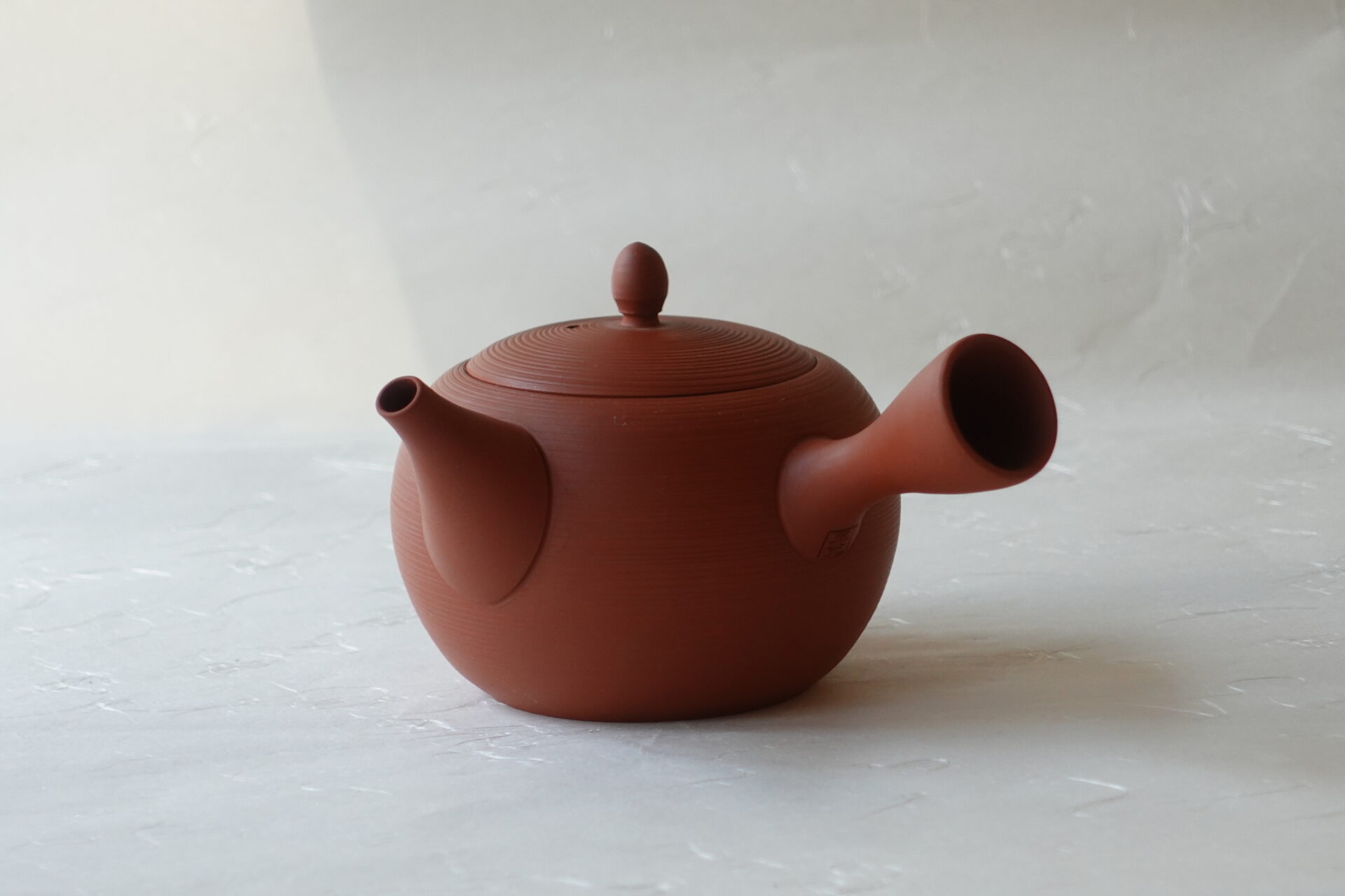 陶器 常滑焼 手づくり 急須 朱泥 まろやか ろくろ挽き 千筋 シンプル 多くの手間 高い技術 洗いやすい 使いやすい 高級仕様 湯切れがよい 液だれしにくい 機能的 使い心地がよい 飽きが来ない 永く使える 美濃焼 鉄瓶 陶器 漆 漆器 有田焼 金継ぎ 焼き物 食器 陶磁器 伝統工芸品 茶碗 工芸品 九谷焼 南部鉄器 陶芸 陶器市 岐阜 焼き物 磁器 瀬戸物 岐阜県 岐阜市 美殿町６−番地 小林漆陶 漆塗り器 織部焼 小林漆器 箸 金継ぎ お香 食器 茶道具 陶器 美濃焼専門店 お皿 ceramics ih pottery うつわ うつわ屋 お皿屋さん お茶 お茶碗 お箸 かまど この辺に陶器屋さんってあります とうきいち やきもの ガラス工房 ギフト　ギフトショップ マグカップ モダン焼物 レンジできる陶器 切子 南部鉄器 どこ　岐阜市南部鉄器販売店 南部鉄器購入 岐阜県器屋 土鍋 岐阜小洒落たお皿 お椀が出る店 器 塗り物 漆塗り 陶器屋さん 食器屋さん お椀 ひのき 岐阜城周辺茶道具 販売陶器 販売陶器屋さん 陶器店 漆器店 岐阜有名な器屋さん 岐阜県食器売ってるところ 岐阜駅 陶器工芸品店 徳利 売ってる店 急須販売 扇子 抹茶 掛け軸 修復 日本陶瓷 漆器 木の食器 樺細工 江戸切子 食器 漆の器 漆器 うるし 漆器店 漆塗 漆椀 火鉢 灰 美殿町商店街 美濃焼ショップ 岐阜市 湯呑み お店 付近 美濃焼き専門店 美濃焼販売 花瓶 茶器 オンライン輪島塗 なつめ 店近くのガラス屋さん 近くの陶器屋さん 酒器 ガラス 金継ぎ依頼 岐阜鉄器鉄瓶 取扱店 Japanese 陶器 修理 陶器専門店 陶器小売店 岐阜陶器屋 陶器店 陶磁器 陶磁器専門店 陶芸家 おすすめ お店 岐阜食洗機対応 漆椀 Gifu JapanesetablewareJapanesecrafts Japaneseceramics Japanesepottery Handcrafted TraditionalCrafts Japaneseculture Traditionalart Japaneseteautensils TeaCeremony Japaneselacquerware インテリア 一輪挿し 入れ物 陶芸 陶芸皿 陶器いろいろ 陶器店 絵皿 絵柄 オンラインショップ 置物 おひつ オーブントースター 置物スタイリッシュ お皿 オブジェ 置物かわいい お皿陶磁器 お椀陶器 陶器欠損補修 花瓶 貫入 傘立て 陶器花 カップ 花 陶磁器 陶器金継ぎ キャニスター 器 急須 京都 金彩 九州 急須 陶芸食器 コーヒーカップ コップ 小物入れ 皿 ごはん鍋 食洗機 修理 食器 修理金継ぎ 陶器販売 瀬戸物 染付 タンブラー 耐熱陶器 茶碗 近くの陶器店 通販 土物 通販 手作り陶器 陶磁器 鍋