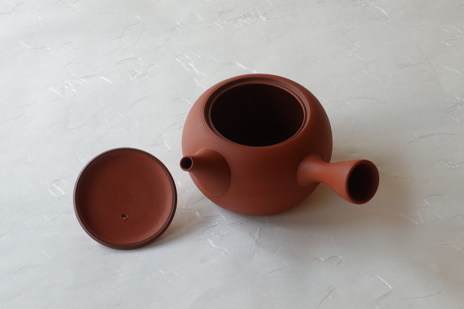 陶器 常滑焼 手づくり 急須 朱泥 まろやか ろくろ挽き 千筋 シンプル 多くの手間 高い技術 洗いやすい 使いやすい 高級仕様 湯切れがよい 液だれしにくい 機能的 使い心地がよい 飽きが来ない 永く使える 美濃焼 鉄瓶 陶器 漆 漆器 有田焼 金継ぎ 焼き物 食器 陶磁器 伝統工芸品 茶碗 工芸品 九谷焼 南部鉄器 陶芸 陶器市 岐阜 焼き物 磁器 瀬戸物 岐阜県 岐阜市 美殿町６−番地 小林漆陶 漆塗り器 織部焼 小林漆器 箸 金継ぎ お香 食器 茶道具 陶器 美濃焼専門店 お皿 ceramics ih pottery うつわ うつわ屋 お皿屋さん お茶 お茶碗 お箸 かまど この辺に陶器屋さんってあります とうきいち やきもの ガラス工房 ギフト　ギフトショップ マグカップ モダン焼物 レンジできる陶器 切子 南部鉄器 どこ　岐阜市南部鉄器販売店 南部鉄器購入 岐阜県器屋 土鍋 岐阜小洒落たお皿 お椀が出る店 器 塗り物 漆塗り 陶器屋さん 食器屋さん お椀 ひのき 岐阜城周辺茶道具 販売陶器 販売陶器屋さん 陶器店 漆器店 岐阜有名な器屋さん 岐阜県食器売ってるところ 岐阜駅 陶器工芸品店 徳利 売ってる店 急須販売 扇子 抹茶 掛け軸 修復 日本陶瓷 漆器 木の食器 樺細工 江戸切子 食器 漆の器 漆器 うるし 漆器店 漆塗 漆椀 火鉢 灰 美殿町商店街 美濃焼ショップ 岐阜市 湯呑み お店 付近 美濃焼き専門店 美濃焼販売 花瓶 茶器 オンライン輪島塗 なつめ 店近くのガラス屋さん 近くの陶器屋さん 酒器 ガラス 金継ぎ依頼 岐阜鉄器鉄瓶 取扱店 Japanese 陶器 修理 陶器専門店 陶器小売店 岐阜陶器屋 陶器店 陶磁器 陶磁器専門店 陶芸家 おすすめ お店 岐阜食洗機対応 漆椀 Gifu JapanesetablewareJapanesecrafts Japaneseceramics Japanesepottery Handcrafted TraditionalCrafts Japaneseculture Traditionalart Japaneseteautensils TeaCeremony Japaneselacquerware インテリア 一輪挿し 入れ物 陶芸 陶芸皿 陶器いろいろ 陶器店 絵皿 絵柄 オンラインショップ 置物 おひつ オーブントースター 置物スタイリッシュ お皿 オブジェ 置物かわいい お皿陶磁器 お椀陶器 陶器欠損補修 花瓶 貫入 傘立て 陶器花 カップ 花 陶磁器 陶器金継ぎ キャニスター 器 急須 京都 金彩 九州 急須 陶芸食器 コーヒーカップ コップ 小物入れ 皿 ごはん鍋 食洗機 修理 食器 修理金継ぎ 陶器販売 瀬戸物 染付 タンブラー 耐熱陶器 茶碗 近くの陶器店 通販 土物 通販 手作り陶器 陶磁器 鍋