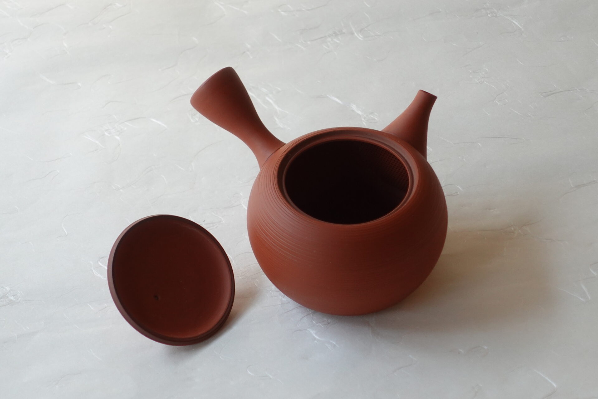 陶器 常滑焼 手づくり 急須 朱泥 まろやか ろくろ挽き 千筋 シンプル 多くの手間 高い技術 洗いやすい 使いやすい 高級仕様 湯切れがよい 液だれしにくい 機能的 使い心地がよい 飽きが来ない 永く使える 美濃焼 鉄瓶 陶器 漆 漆器 有田焼 金継ぎ 焼き物 食器 陶磁器 伝統工芸品 茶碗 工芸品 九谷焼 南部鉄器 陶芸 陶器市 岐阜 焼き物 磁器 瀬戸物 岐阜県 岐阜市 美殿町６−番地 小林漆陶 漆塗り器 織部焼 小林漆器 箸 金継ぎ お香 食器 茶道具 陶器 美濃焼専門店 お皿 ceramics ih pottery うつわ うつわ屋 お皿屋さん お茶 お茶碗 お箸 かまど この辺に陶器屋さんってあります とうきいち やきもの ガラス工房 ギフト　ギフトショップ マグカップ モダン焼物 レンジできる陶器 切子 南部鉄器 どこ　岐阜市南部鉄器販売店 南部鉄器購入 岐阜県器屋 土鍋 岐阜小洒落たお皿 お椀が出る店 器 塗り物 漆塗り 陶器屋さん 食器屋さん お椀 ひのき 岐阜城周辺茶道具 販売陶器 販売陶器屋さん 陶器店 漆器店 岐阜有名な器屋さん 岐阜県食器売ってるところ 岐阜駅 陶器工芸品店 徳利 売ってる店 急須販売 扇子 抹茶 掛け軸 修復 日本陶瓷 漆器 木の食器 樺細工 江戸切子 食器 漆の器 漆器 うるし 漆器店 漆塗 漆椀 火鉢 灰 美殿町商店街 美濃焼ショップ 岐阜市 湯呑み お店 付近 美濃焼き専門店 美濃焼販売 花瓶 茶器 オンライン輪島塗 なつめ 店近くのガラス屋さん 近くの陶器屋さん 酒器 ガラス 金継ぎ依頼 岐阜鉄器鉄瓶 取扱店 Japanese 陶器 修理 陶器専門店 陶器小売店 岐阜陶器屋 陶器店 陶磁器 陶磁器専門店 陶芸家 おすすめ お店 岐阜食洗機対応 漆椀 Gifu JapanesetablewareJapanesecrafts Japaneseceramics Japanesepottery Handcrafted TraditionalCrafts Japaneseculture Traditionalart Japaneseteautensils TeaCeremony Japaneselacquerware インテリア 一輪挿し 入れ物 陶芸 陶芸皿 陶器いろいろ 陶器店 絵皿 絵柄 オンラインショップ 置物 おひつ オーブントースター 置物スタイリッシュ お皿 オブジェ 置物かわいい お皿陶磁器 お椀陶器 陶器欠損補修 花瓶 貫入 傘立て 陶器花 カップ 花 陶磁器 陶器金継ぎ キャニスター 器 急須 京都 金彩 九州 急須 陶芸食器 コーヒーカップ コップ 小物入れ 皿 ごはん鍋 食洗機 修理 食器 修理金継ぎ 陶器販売 瀬戸物 染付 タンブラー 耐熱陶器 茶碗 近くの陶器店 通販 土物 通販 手作り陶器 陶磁器 鍋