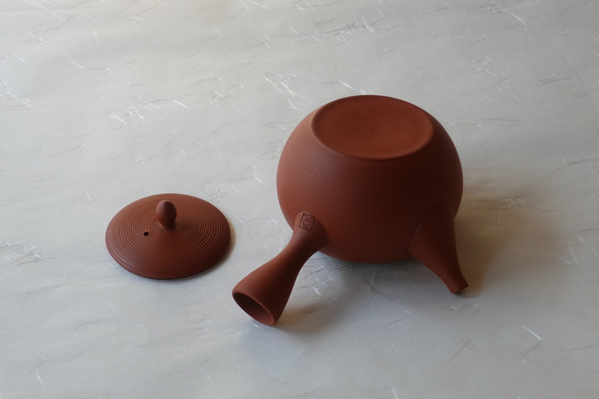 陶器 常滑焼 手づくり 急須 朱泥 まろやか ろくろ挽き 千筋 シンプル 多くの手間 高い技術 洗いやすい 使いやすい 高級仕様 湯切れがよい 液だれしにくい 機能的 使い心地がよい 飽きが来ない 永く使える 美濃焼 鉄瓶 陶器 漆 漆器 有田焼 金継ぎ 焼き物 食器 陶磁器 伝統工芸品 茶碗 工芸品 九谷焼 南部鉄器 陶芸 陶器市 岐阜 焼き物 磁器 瀬戸物 岐阜県 岐阜市 美殿町６−番地 小林漆陶 漆塗り器 織部焼 小林漆器 箸 金継ぎ お香 食器 茶道具 陶器 美濃焼専門店 お皿 ceramics ih pottery うつわ うつわ屋 お皿屋さん お茶 お茶碗 お箸 かまど この辺に陶器屋さんってあります とうきいち やきもの ガラス工房 ギフト　ギフトショップ マグカップ モダン焼物 レンジできる陶器 切子 南部鉄器 どこ　岐阜市南部鉄器販売店 南部鉄器購入 岐阜県器屋 土鍋 岐阜小洒落たお皿 お椀が出る店 器 塗り物 漆塗り 陶器屋さん 食器屋さん お椀 ひのき 岐阜城周辺茶道具 販売陶器 販売陶器屋さん 陶器店 漆器店 岐阜有名な器屋さん 岐阜県食器売ってるところ 岐阜駅 陶器工芸品店 徳利 売ってる店 急須販売 扇子 抹茶 掛け軸 修復 日本陶瓷 漆器 木の食器 樺細工 江戸切子 食器 漆の器 漆器 うるし 漆器店 漆塗 漆椀 火鉢 灰 美殿町商店街 美濃焼ショップ 岐阜市 湯呑み お店 付近 美濃焼き専門店 美濃焼販売 花瓶 茶器 オンライン輪島塗 なつめ 店近くのガラス屋さん 近くの陶器屋さん 酒器 ガラス 金継ぎ依頼 岐阜鉄器鉄瓶 取扱店 Japanese 陶器 修理 陶器専門店 陶器小売店 岐阜陶器屋 陶器店 陶磁器 陶磁器専門店 陶芸家 おすすめ お店 岐阜食洗機対応 漆椀 Gifu JapanesetablewareJapanesecrafts Japaneseceramics Japanesepottery Handcrafted TraditionalCrafts Japaneseculture Traditionalart Japaneseteautensils TeaCeremony Japaneselacquerware インテリア 一輪挿し 入れ物 陶芸 陶芸皿 陶器いろいろ 陶器店 絵皿 絵柄 オンラインショップ 置物 おひつ オーブントースター 置物スタイリッシュ お皿 オブジェ 置物かわいい お皿陶磁器 お椀陶器 陶器欠損補修 花瓶 貫入 傘立て 陶器花 カップ 花 陶磁器 陶器金継ぎ キャニスター 器 急須 京都 金彩 九州 急須 陶芸食器 コーヒーカップ コップ 小物入れ 皿 ごはん鍋 食洗機 修理 食器 修理金継ぎ 陶器販売 瀬戸物 染付 タンブラー 耐熱陶器 茶碗 近くの陶器店 通販 土物 通販 手作り陶器 陶磁器 鍋