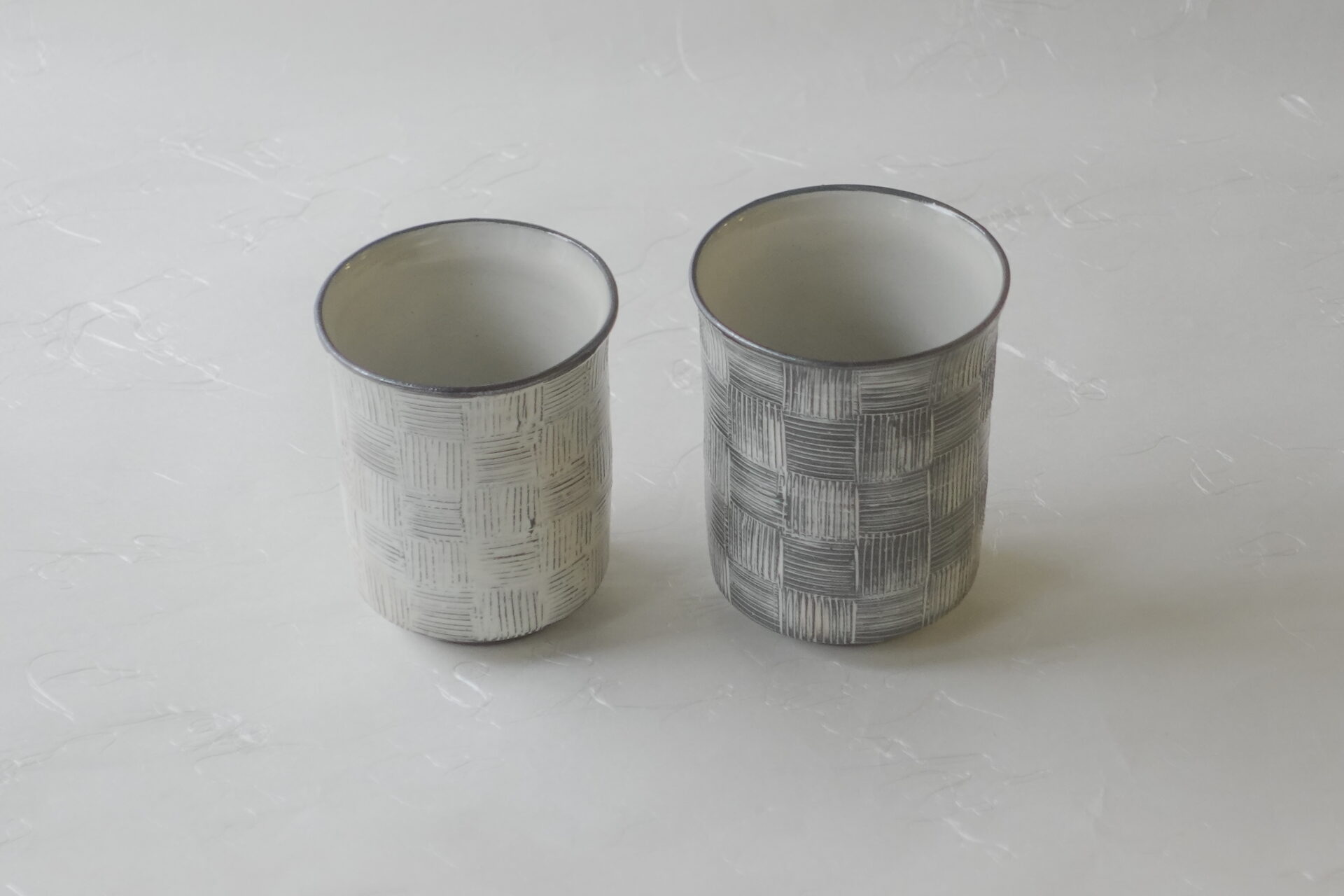 陶器 清水焼 手づくり 組湯呑 ろくろ成形 櫛目 市松 手作業 多くの手間 高い技術 軽量 扱いやすい 持ちやすい 口当たりがよい 飲みやすい シンプル 洒落たデザイン 美濃焼 鉄瓶 陶器 漆 漆器 有田焼 金継ぎ 焼き物 食器 陶磁器 伝統工芸品 茶碗 工芸品 九谷焼 南部鉄器 陶芸 陶器市 岐阜 焼き物 磁器 瀬戸物 岐阜県 岐阜市 美殿町６−番地 小林漆陶 漆塗り器 織部焼 小林漆器 箸 金継ぎ お香 食器 茶道具 陶器 美濃焼専門店 お皿 ceramics ih pottery うつわ うつわ屋 お皿屋さん お茶 お茶碗 お箸 かまど この辺に陶器屋さんってあります とうきいち やきもの ガラス工房 ギフト　ギフトショップ マグカップ モダン焼物 レンジできる陶器 切子 南部鉄器 どこ　岐阜市南部鉄器販売店 南部鉄器購入 岐阜県器屋 土鍋 岐阜小洒落たお皿 お椀が出る店 器 塗り物 漆塗り 陶器屋さん 食器屋さん お椀 ひのき 岐阜城周辺茶道具 販売陶器 販売陶器屋さん 陶器店 漆器店 岐阜有名な器屋さん 岐阜県食器売ってるところ 岐阜駅 陶器工芸品店 徳利 売ってる店 急須販売 扇子 抹茶 掛け軸 修復 日本陶瓷 漆器 木の食器 樺細工 江戸切子 食器 漆の器 漆器 うるし 漆器店 漆塗 漆椀 火鉢 灰 美殿町商店街 美濃焼ショップ 岐阜市 湯呑み お店 付近 美濃焼き専門店 美濃焼販売 花瓶 茶器 オンライン輪島塗 なつめ 店近くのガラス屋さん 近くの陶器屋さん 酒器 ガラス 金継ぎ依頼 岐阜鉄器鉄瓶 取扱店 Japanese 陶器 修理 陶器専門店 陶器小売店 岐阜陶器屋 陶器店 陶磁器 陶磁器専門店 陶芸家 おすすめ お店 岐阜食洗機対応 漆椀 Gifu JapanesetablewareJapanesecrafts Japaneseceramics Japanesepottery Handcrafted TraditionalCrafts Japaneseculture Traditionalart Japaneseteautensils TeaCeremony Japaneselacquerware インテリア 一輪挿し 入れ物 陶芸 陶芸皿 陶器いろいろ 陶器店 絵皿 絵柄 オンラインショップ 置物 おひつ オーブントースター 置物スタイリッシュ お皿 オブジェ 置物かわいい お皿陶磁器 お椀陶器 陶器欠損補修 花瓶 貫入 傘立て 陶器花 カップ 花 陶磁器 陶器金継ぎ キャニスター 器 急須 京都 金彩 九州 急須 陶芸食器 コーヒーカップ コップ 小物入れ 皿 ごはん鍋 食洗機 修理 食器 修理金継ぎ 陶器販売 瀬戸物 染付 タンブラー 耐熱陶器 茶碗 近くの陶器店 通販 土物 通販 手作り陶器 陶磁器 鍋