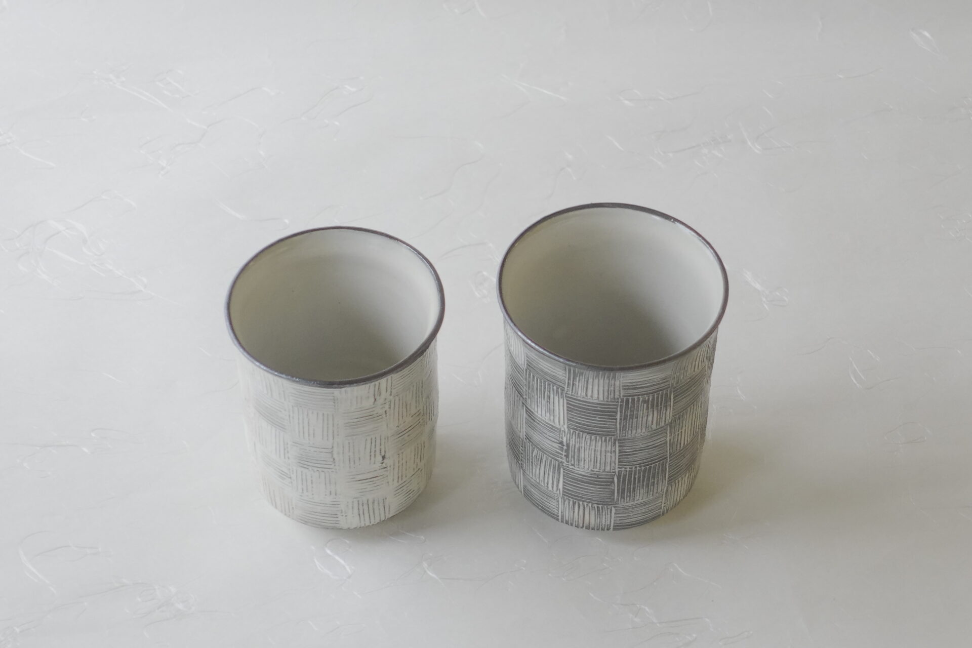 陶器 清水焼 手づくり 組湯呑 ろくろ成形 櫛目 市松 手作業 多くの手間 高い技術 軽量 扱いやすい 持ちやすい 口当たりがよい 飲みやすい シンプル 洒落たデザイン 美濃焼 鉄瓶 陶器 漆 漆器 有田焼 金継ぎ 焼き物 食器 陶磁器 伝統工芸品 茶碗 工芸品 九谷焼 南部鉄器 陶芸 陶器市 岐阜 焼き物 磁器 瀬戸物 岐阜県 岐阜市 美殿町６−番地 小林漆陶 漆塗り器 織部焼 小林漆器 箸 金継ぎ お香 食器 茶道具 陶器 美濃焼専門店 お皿 ceramics ih pottery うつわ うつわ屋 お皿屋さん お茶 お茶碗 お箸 かまど この辺に陶器屋さんってあります とうきいち やきもの ガラス工房 ギフト　ギフトショップ マグカップ モダン焼物 レンジできる陶器 切子 南部鉄器 どこ　岐阜市南部鉄器販売店 南部鉄器購入 岐阜県器屋 土鍋 岐阜小洒落たお皿 お椀が出る店 器 塗り物 漆塗り 陶器屋さん 食器屋さん お椀 ひのき 岐阜城周辺茶道具 販売陶器 販売陶器屋さん 陶器店 漆器店 岐阜有名な器屋さん 岐阜県食器売ってるところ 岐阜駅 陶器工芸品店 徳利 売ってる店 急須販売 扇子 抹茶 掛け軸 修復 日本陶瓷 漆器 木の食器 樺細工 江戸切子 食器 漆の器 漆器 うるし 漆器店 漆塗 漆椀 火鉢 灰 美殿町商店街 美濃焼ショップ 岐阜市 湯呑み お店 付近 美濃焼き専門店 美濃焼販売 花瓶 茶器 オンライン輪島塗 なつめ 店近くのガラス屋さん 近くの陶器屋さん 酒器 ガラス 金継ぎ依頼 岐阜鉄器鉄瓶 取扱店 Japanese 陶器 修理 陶器専門店 陶器小売店 岐阜陶器屋 陶器店 陶磁器 陶磁器専門店 陶芸家 おすすめ お店 岐阜食洗機対応 漆椀 Gifu JapanesetablewareJapanesecrafts Japaneseceramics Japanesepottery Handcrafted TraditionalCrafts Japaneseculture Traditionalart Japaneseteautensils TeaCeremony Japaneselacquerware インテリア 一輪挿し 入れ物 陶芸 陶芸皿 陶器いろいろ 陶器店 絵皿 絵柄 オンラインショップ 置物 おひつ オーブントースター 置物スタイリッシュ お皿 オブジェ 置物かわいい お皿陶磁器 お椀陶器 陶器欠損補修 花瓶 貫入 傘立て 陶器花 カップ 花 陶磁器 陶器金継ぎ キャニスター 器 急須 京都 金彩 九州 急須 陶芸食器 コーヒーカップ コップ 小物入れ 皿 ごはん鍋 食洗機 修理 食器 修理金継ぎ 陶器販売 瀬戸物 染付 タンブラー 耐熱陶器 茶碗 近くの陶器店 通販 土物 通販 手作り陶器 陶磁器 鍋