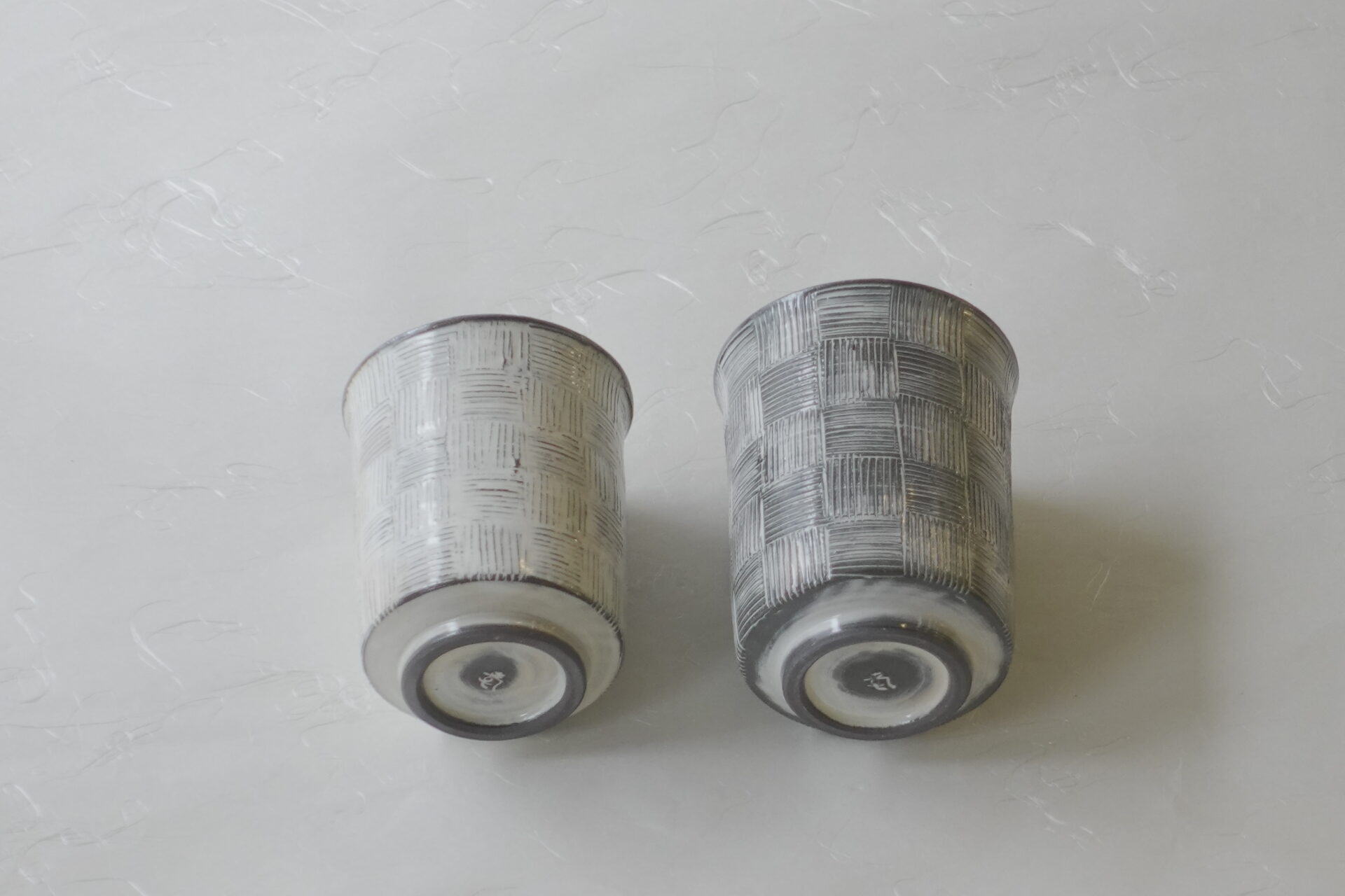 陶器 清水焼 手づくり 組湯呑 ろくろ成形 櫛目 市松 手作業 多くの手間 高い技術 軽量 扱いやすい 持ちやすい 口当たりがよい 飲みやすい シンプル 洒落たデザイン 美濃焼 鉄瓶 陶器 漆 漆器 有田焼 金継ぎ 焼き物 食器 陶磁器 伝統工芸品 茶碗 工芸品 九谷焼 南部鉄器 陶芸 陶器市 岐阜 焼き物 磁器 瀬戸物 岐阜県 岐阜市 美殿町６−番地 小林漆陶 漆塗り器 織部焼 小林漆器 箸 金継ぎ お香 食器 茶道具 陶器 美濃焼専門店 お皿 ceramics ih pottery うつわ うつわ屋 お皿屋さん お茶 お茶碗 お箸 かまど この辺に陶器屋さんってあります とうきいち やきもの ガラス工房 ギフト　ギフトショップ マグカップ モダン焼物 レンジできる陶器 切子 南部鉄器 どこ　岐阜市南部鉄器販売店 南部鉄器購入 岐阜県器屋 土鍋 岐阜小洒落たお皿 お椀が出る店 器 塗り物 漆塗り 陶器屋さん 食器屋さん お椀 ひのき 岐阜城周辺茶道具 販売陶器 販売陶器屋さん 陶器店 漆器店 岐阜有名な器屋さん 岐阜県食器売ってるところ 岐阜駅 陶器工芸品店 徳利 売ってる店 急須販売 扇子 抹茶 掛け軸 修復 日本陶瓷 漆器 木の食器 樺細工 江戸切子 食器 漆の器 漆器 うるし 漆器店 漆塗 漆椀 火鉢 灰 美殿町商店街 美濃焼ショップ 岐阜市 湯呑み お店 付近 美濃焼き専門店 美濃焼販売 花瓶 茶器 オンライン輪島塗 なつめ 店近くのガラス屋さん 近くの陶器屋さん 酒器 ガラス 金継ぎ依頼 岐阜鉄器鉄瓶 取扱店 Japanese 陶器 修理 陶器専門店 陶器小売店 岐阜陶器屋 陶器店 陶磁器 陶磁器専門店 陶芸家 おすすめ お店 岐阜食洗機対応 漆椀 Gifu JapanesetablewareJapanesecrafts Japaneseceramics Japanesepottery Handcrafted TraditionalCrafts Japaneseculture Traditionalart Japaneseteautensils TeaCeremony Japaneselacquerware インテリア 一輪挿し 入れ物 陶芸 陶芸皿 陶器いろいろ 陶器店 絵皿 絵柄 オンラインショップ 置物 おひつ オーブントースター 置物スタイリッシュ お皿 オブジェ 置物かわいい お皿陶磁器 お椀陶器 陶器欠損補修 花瓶 貫入 傘立て 陶器花 カップ 花 陶磁器 陶器金継ぎ キャニスター 器 急須 京都 金彩 九州 急須 陶芸食器 コーヒーカップ コップ 小物入れ 皿 ごはん鍋 食洗機 修理 食器 修理金継ぎ 陶器販売 瀬戸物 染付 タンブラー 耐熱陶器 茶碗 近くの陶器店 通販 土物 通販 手作り陶器 陶磁器 鍋