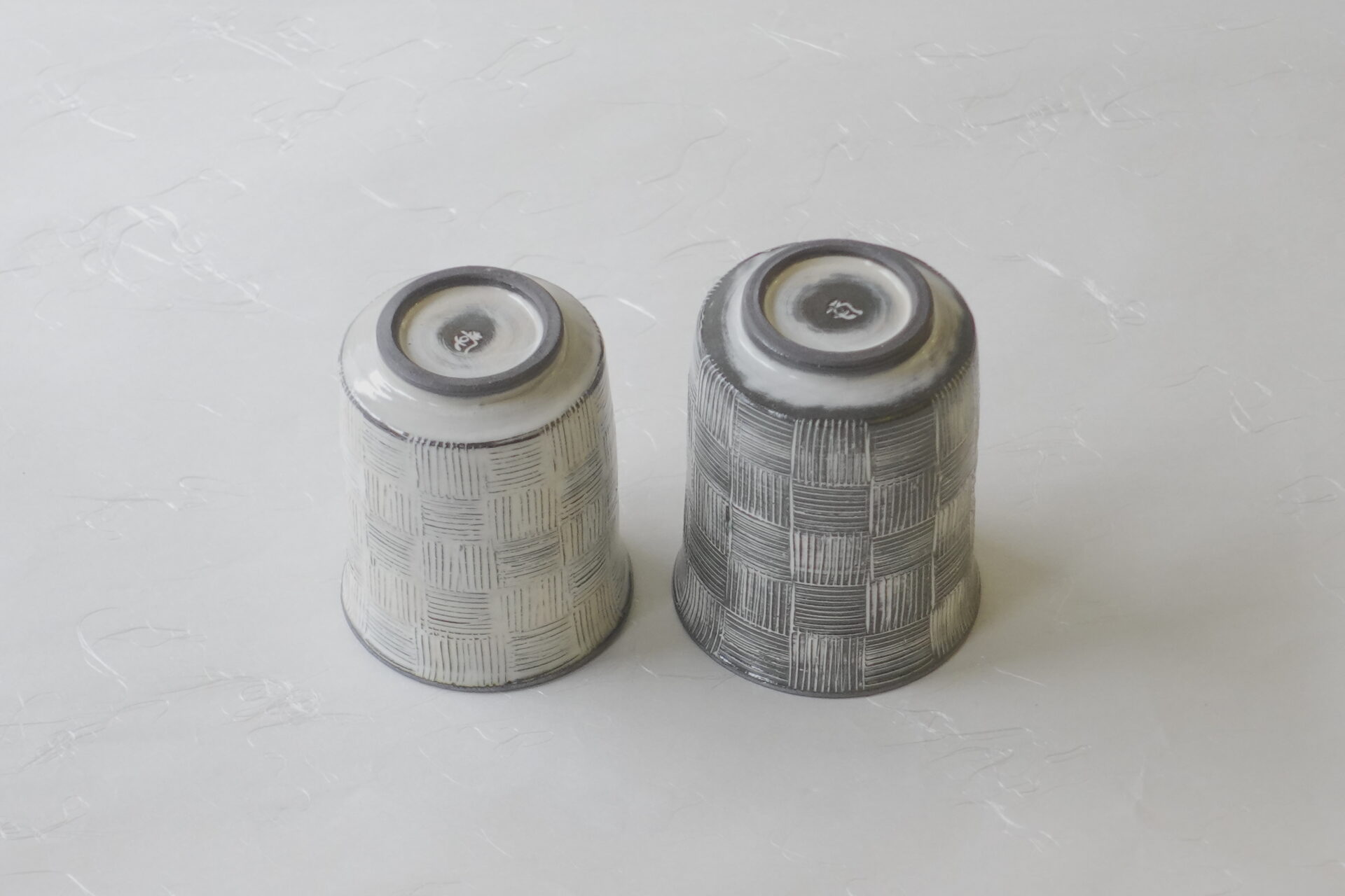 陶器 清水焼 手づくり 組湯呑 ろくろ成形 櫛目 市松 手作業 多くの手間 高い技術 軽量 扱いやすい 持ちやすい 口当たりがよい 飲みやすい シンプル 洒落たデザイン 美濃焼 鉄瓶 陶器 漆 漆器 有田焼 金継ぎ 焼き物 食器 陶磁器 伝統工芸品 茶碗 工芸品 九谷焼 南部鉄器 陶芸 陶器市 岐阜 焼き物 磁器 瀬戸物 岐阜県 岐阜市 美殿町６−番地 小林漆陶 漆塗り器 織部焼 小林漆器 箸 金継ぎ お香 食器 茶道具 陶器 美濃焼専門店 お皿 ceramics ih pottery うつわ うつわ屋 お皿屋さん お茶 お茶碗 お箸 かまど この辺に陶器屋さんってあります とうきいち やきもの ガラス工房 ギフト　ギフトショップ マグカップ モダン焼物 レンジできる陶器 切子 南部鉄器 どこ　岐阜市南部鉄器販売店 南部鉄器購入 岐阜県器屋 土鍋 岐阜小洒落たお皿 お椀が出る店 器 塗り物 漆塗り 陶器屋さん 食器屋さん お椀 ひのき 岐阜城周辺茶道具 販売陶器 販売陶器屋さん 陶器店 漆器店 岐阜有名な器屋さん 岐阜県食器売ってるところ 岐阜駅 陶器工芸品店 徳利 売ってる店 急須販売 扇子 抹茶 掛け軸 修復 日本陶瓷 漆器 木の食器 樺細工 江戸切子 食器 漆の器 漆器 うるし 漆器店 漆塗 漆椀 火鉢 灰 美殿町商店街 美濃焼ショップ 岐阜市 湯呑み お店 付近 美濃焼き専門店 美濃焼販売 花瓶 茶器 オンライン輪島塗 なつめ 店近くのガラス屋さん 近くの陶器屋さん 酒器 ガラス 金継ぎ依頼 岐阜鉄器鉄瓶 取扱店 Japanese 陶器 修理 陶器専門店 陶器小売店 岐阜陶器屋 陶器店 陶磁器 陶磁器専門店 陶芸家 おすすめ お店 岐阜食洗機対応 漆椀 Gifu JapanesetablewareJapanesecrafts Japaneseceramics Japanesepottery Handcrafted TraditionalCrafts Japaneseculture Traditionalart Japaneseteautensils TeaCeremony Japaneselacquerware インテリア 一輪挿し 入れ物 陶芸 陶芸皿 陶器いろいろ 陶器店 絵皿 絵柄 オンラインショップ 置物 おひつ オーブントースター 置物スタイリッシュ お皿 オブジェ 置物かわいい お皿陶磁器 お椀陶器 陶器欠損補修 花瓶 貫入 傘立て 陶器花 カップ 花 陶磁器 陶器金継ぎ キャニスター 器 急須 京都 金彩 九州 急須 陶芸食器 コーヒーカップ コップ 小物入れ 皿 ごはん鍋 食洗機 修理 食器 修理金継ぎ 陶器販売 瀬戸物 染付 タンブラー 耐熱陶器 茶碗 近くの陶器店 通販 土物 通販 手作り陶器 陶磁器 鍋